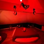 Redroom Loveroom Privative Insolite Theme 50 Nuances De Grey